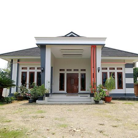 בנגקולו Oyo 739 Guest House Si Kancil מראה חיצוני תמונה