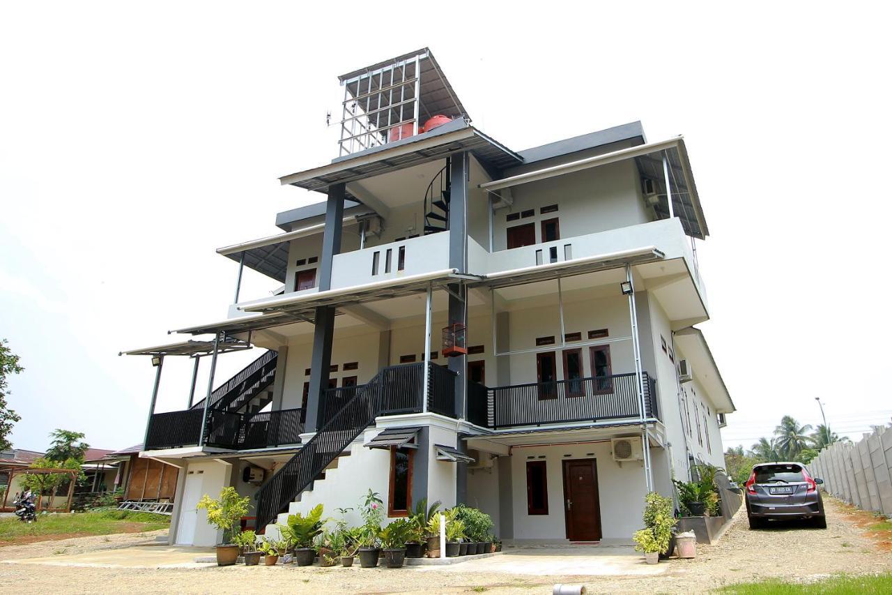 בנגקולו Oyo 739 Guest House Si Kancil מראה חיצוני תמונה